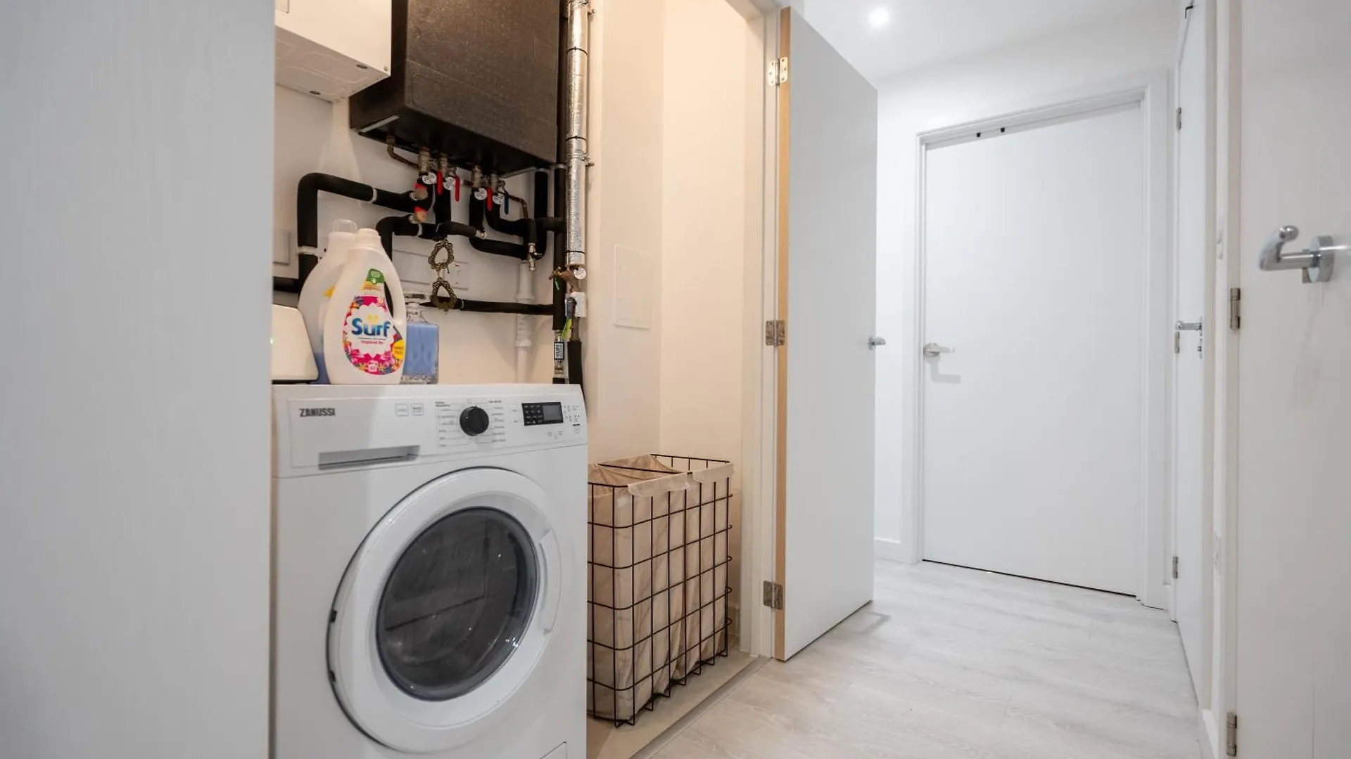 Private Room In 2 Bed Apartment Hounslow Birleşik Krallık